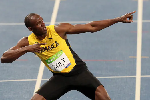 Bolt conquista tricampeonato nos 200 metros e leva Engenhão ao delírio