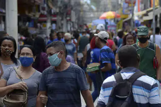 Pesquisa CNM: redução de mortes por Covid não elimina obrigatoriedade do uso de máscaras