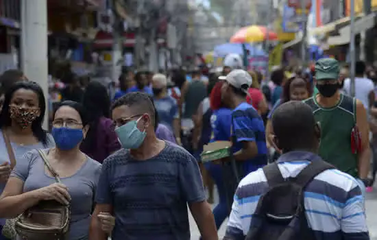 Pesquisa CNM: redução de mortes por Covid não elimina obrigatoriedade do uso de máscaras