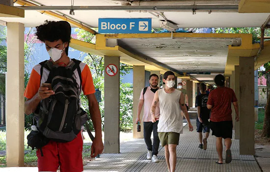 Uso de máscara volta a ser obrigatório em ambientes fechados da USP