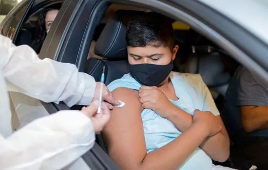 Santo André inicia vacinação de adolescentes acima de 12 anos com comorbidades