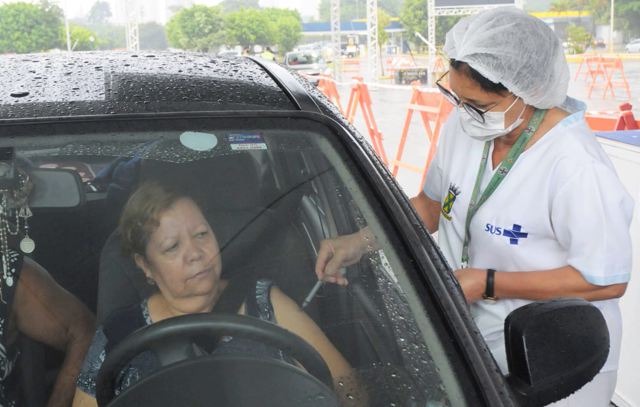 Santo André aplica 2.160 doses da vacina bivalente contra a Covid