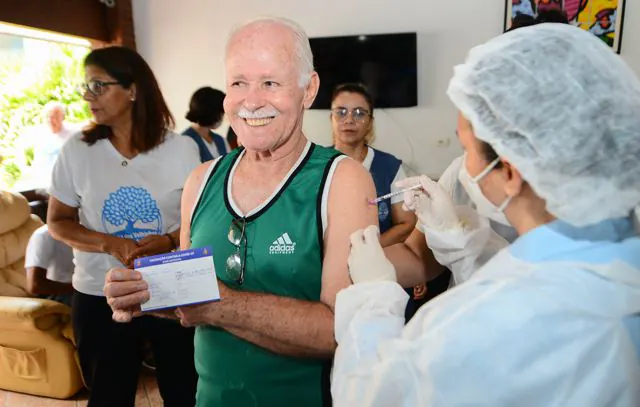 Vacinas bivalentes já estão disponíveis para moradores de São Bernardo acima de 60 anos