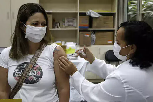 Diadema antecipa vacinação contra covid-19 para pessoas com 39 anos