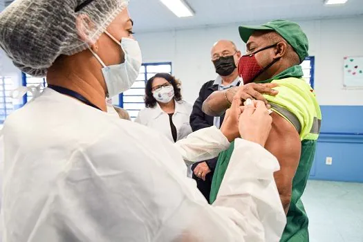 Diadema antecipa vacinação dos profissionais da educação de 18 a 44 anos para sexta (11)