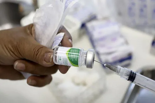 SP antecipa vacinação da gripe para maiores de 80; aplicação começa no domingo