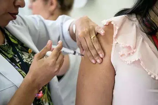 Rio Grande da Serra inicia aplicação da 4ª dose em pessoas acima de 40 anos