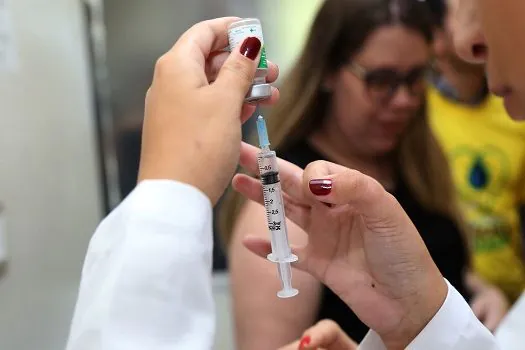 Rio suspende vacinação contra gripe por falta de doses