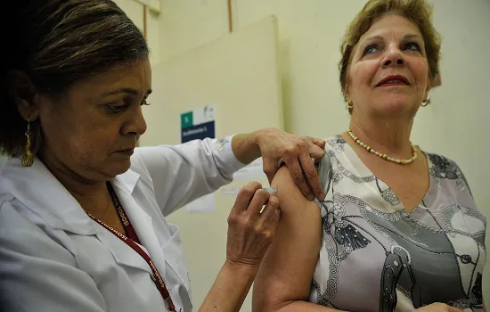 Anvisa define composição de vacinas contra influenza para 2023