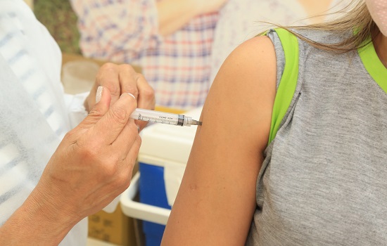 Prefeitura de Mauá vacina contra a Covid e a gripe em três endereços no fim de semana