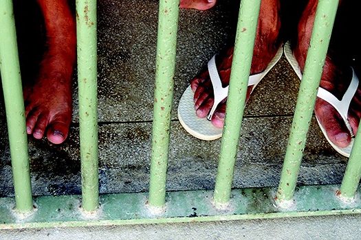 TJ-SP suspende vacinação prioritária de população carcerária