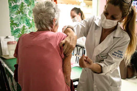 São Caetano aplica dose adicional em moradores de Instituições de Longa Permanência