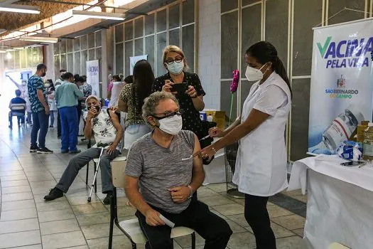 Número de recusas despenca após São Bernardo enviar quem escolhe vacina para o fim da fila