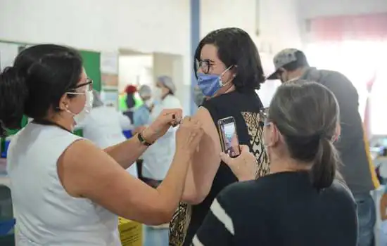 São Bernardo libera a 4ª dose contra a Covid-19 para pessoas com 30 anos ou mais