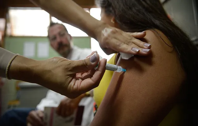 Baixa cobertura vacinal contra HPV favorece casos de câncer