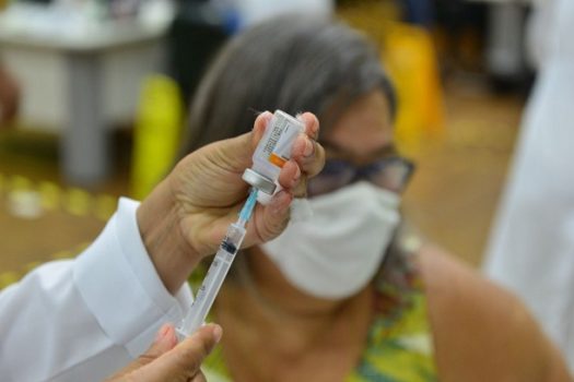 SP disponibiliza vacina VPC13 (pneumo 13) para pessoas com idade acima de 60 anos
