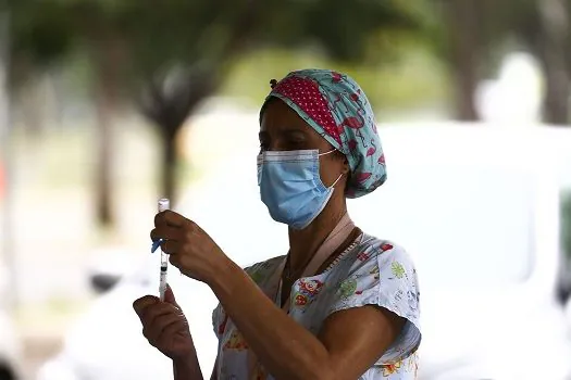 SP: Vacinação contra Covid-19, gripe e multivacinação infantil seguem no final de semana