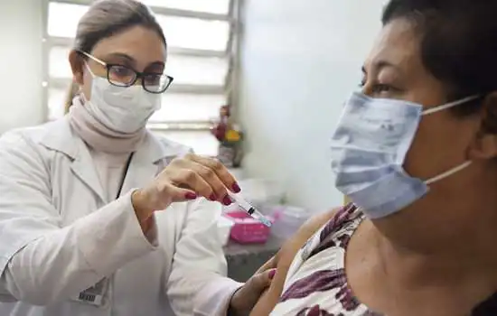 Vacinação contra influenza para profissionais de segurança e salvamento começa na segunda