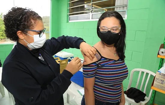 Mauá vacina contra a Covid em projeto de UBS volante e intensifica a busca ativa