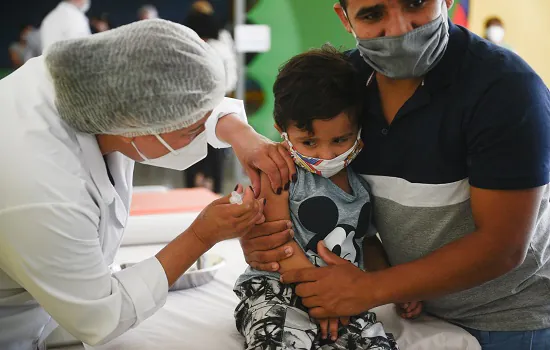 São Bernardo inicia vacinação contra gripe em idosos acima de 60 anos e professores