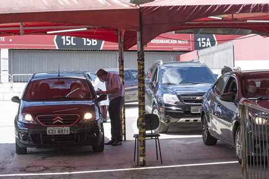 SP abre drive-thru de vacinação no Memorial e Estádio do Morumbi