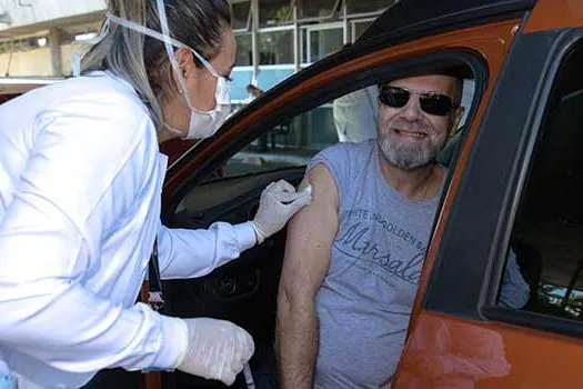 Santo André antecipa vacinação contra Covid-19 para idosos com 90 anos ou mais