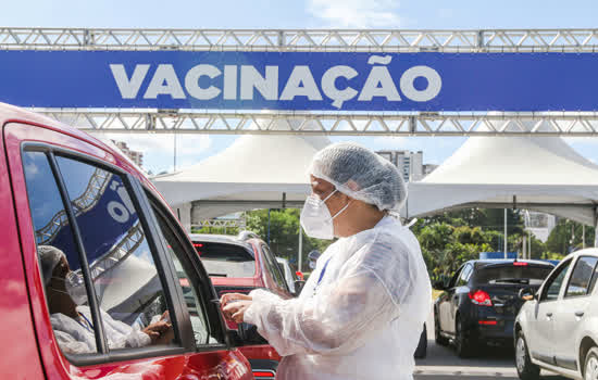 São Bernardo amplia vacinação com aplicação da 2ª dose em idosos de 72 a 74 anos