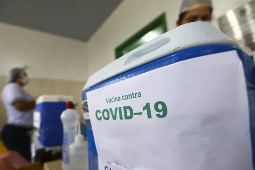 Covid-19: Brasil registra menor média móvel de mortes desde o início da pandemia