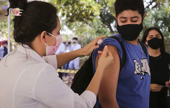 Covid-19: Brasil atinge marca de 320 milhões de vacinas aplicadas