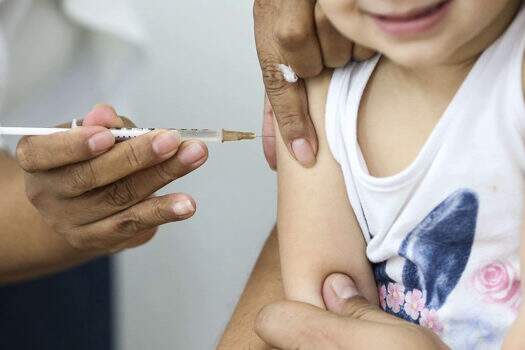 Covid-19: Vacinação de crianças está planejada para 1ª quinzena de janeiro