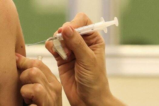 Vacinação contra a Covid-19 e gripe segue na capital nesta terça (29)