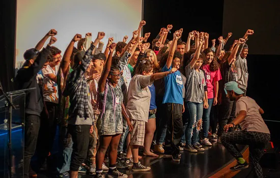 Festival de Teatro Adolescente “Vamos que Venimos Brasil” convida jovens artistas do país