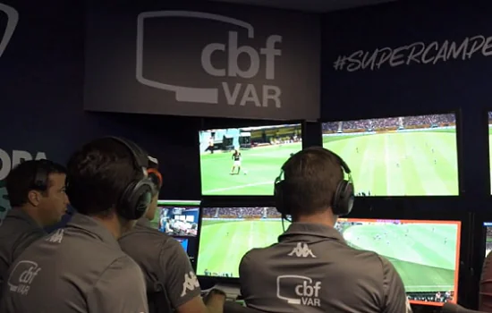 CBF anuncia mudanças no VAR e na preparação dos árbitros