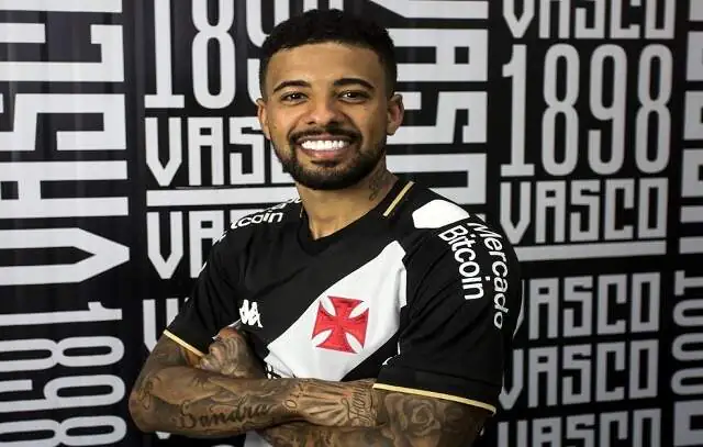 Vasco anuncia a contratação do meia Paulinho