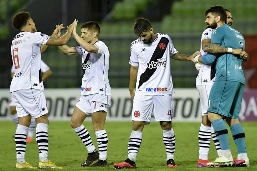 Vasco empata sem gols e garante classificação na Copa Sul-Americana