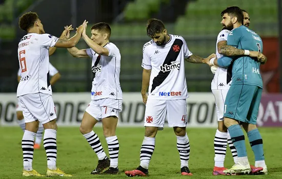 Vasco empata sem gols e garante classificação na Copa Sul-Americana