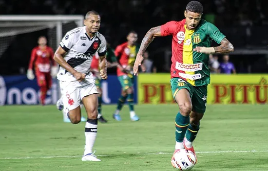 Vasco perde para o Sampaio Corrêa com gol no fim e tem acesso adiado na Série B