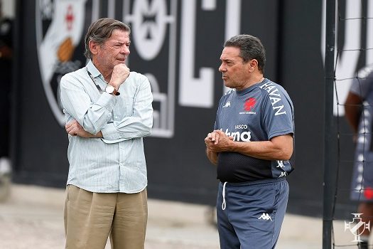 Vasco recebe o Internacional em partida decisiva para o título e para o rebaixamento