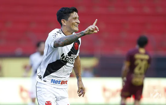 Vasco vence fora de casa