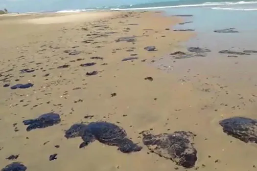 200 toneladas de óleo foram recolhidas nas praias do Nordeste