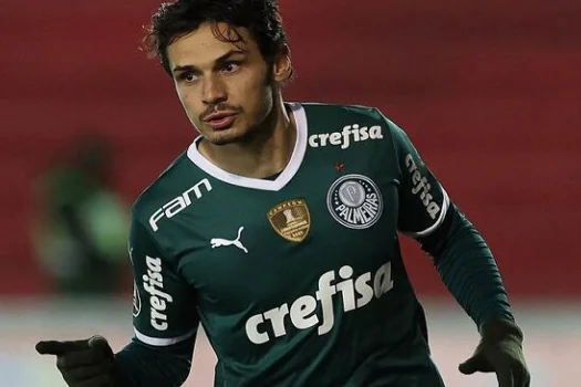 Raphael Veiga vê Palmeiras com maturidade e pronto para passar pelo Atlético-MG