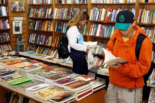 Venda de livros cai mais de 10% no Brasil em fevereiro