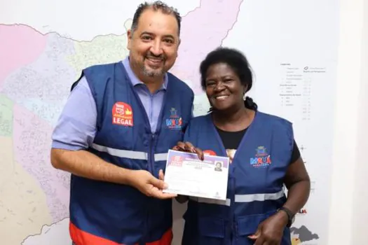 Mauá entrega licenças e equipamentos a vendedores ambulantes