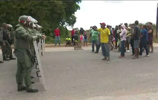 Exército da Venezuela abre fogo