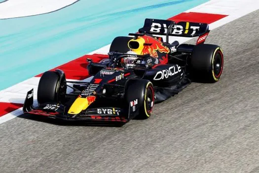 Verstappen supera Ferrari, baixa tempo e lidera 2º treino livre do GP de Mônaco de F-1