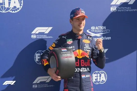 Com bela festa, Verstappen crava pole na Holanda e pode voltar à liderança na F1