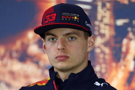 Sob chuva, Max Verstappen vence GP do Japão e é bicampeão de Fórmula 1