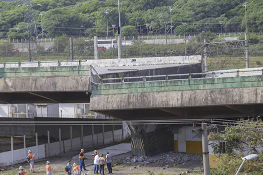 Prefeitura de SP foi avisada de risco em viaduto que cedeu