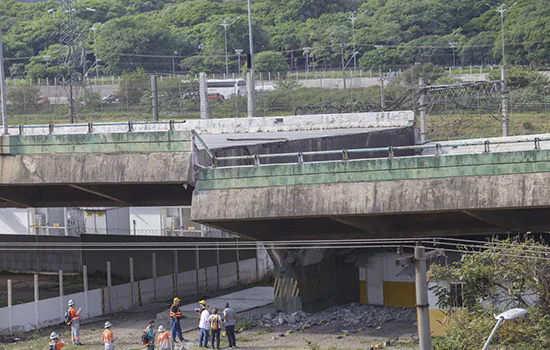 Prefeitura de SP foi avisada de risco em viaduto que cedeu