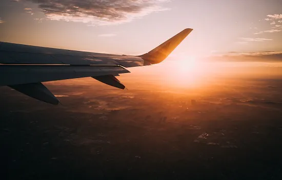 Canadá planeja abrir fronteiras para viajantes vacinados em setembro